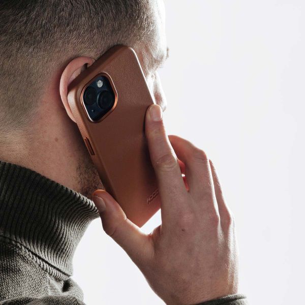 Accezz Coque arrière en cuir avec MagSafe Apple iPhone 15 Pro Max - Sienna Brown