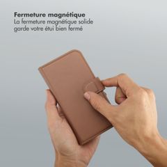 Selencia Étui portefeuille amovible Olyn avec MagSafe Apple iPhone 12 (Pro) - Marron