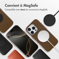 Accezz Coque arrière en cuir avec MagSafe Apple iPhone 16 Pro - Marron café