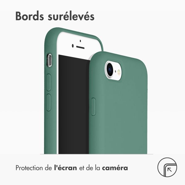 Accezz Coque Liquid Silicone iPhone SE (2022 / 2020) / 8 / 7 - Vert foncé