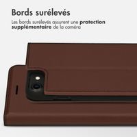 Accezz Étui de téléphone Slim Folio en cuir de qualité supérieure Apple iPhone SE (2022 / 2020) / 8 / 7 / 6(s) - Brun