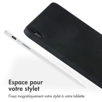 Accezz Coque Liquid Silicone avec porte-stylet iPad Air 11 pouces (2025) M3 / (2024) M2 / Air 5 (2022) / Air 4 (2020) - Noir