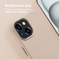 imoshion Coque arrière Color avec cordon amovible et MagSafe Apple iPhone 15 - Nude