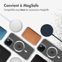 imoshion Coque arrière transparente Pailletée avec MagSafe Apple iPhone 15 - Argent
