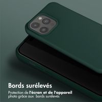 Selencia Coque silicone avec cordon amovible iPhone 15 Pro Max - Vert foncé