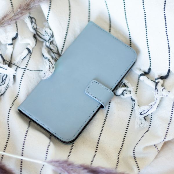 Selencia Étui portefeuille en cuir véritable Apple iPhone 12 (Pro) - Air Blue