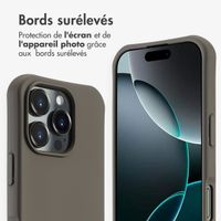 imoshion Coque arrière Color avec cordon amovible et MagSafe Apple iPhone 16 Pro Max - Black Coffee