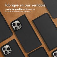 Accezz Étui de télephone Slim Folio en cuir de qualité supérieure Apple iPhone 15 Pro Max - Noir