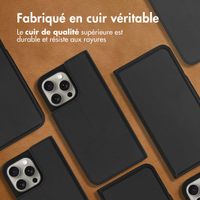 Accezz Étui de téléphone Slim Folio en cuir de qualité supérieure iPhone 15 Pro Max - Noir