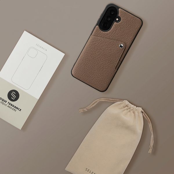Selencia Coque Riva avec porte-cartes Samsung Galaxy A37 (5G) - Mocha Brown