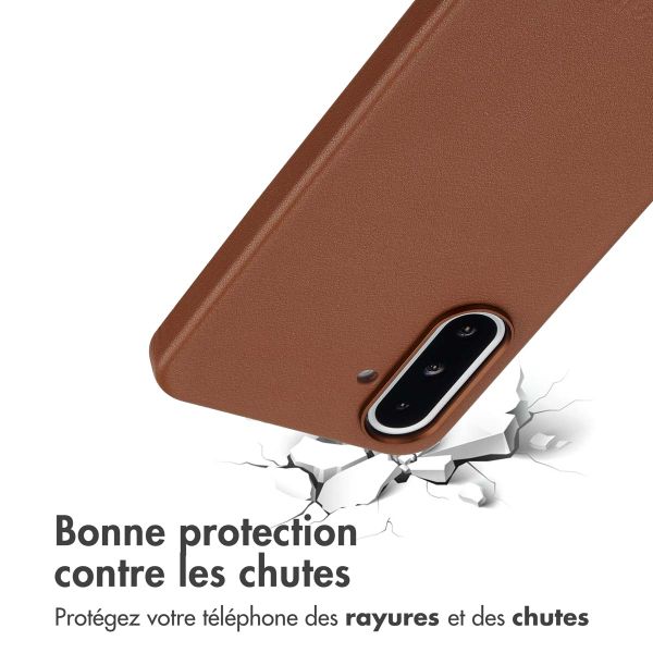 Accezz Coque arrière en cuir avec MagSafe Samsung Galaxy A36 / A56 - Marron café