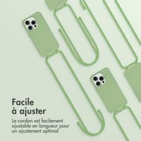 imoshion Coque de couleur avec cordon amovible Apple iPhone 15 Pro - Vert