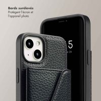 Selencia Coque à cordon avec porte-cartes enveloppe Sera iPhone 13 - Noir