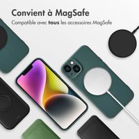 imoshion Coque Couleur avec MagSafe iPhone 14 - Vert foncé