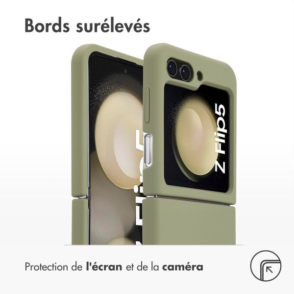 Accezz Coque Liquid Silicone avec MagSafe Samsung Galaxy Z Flip 5 - Cooper Green